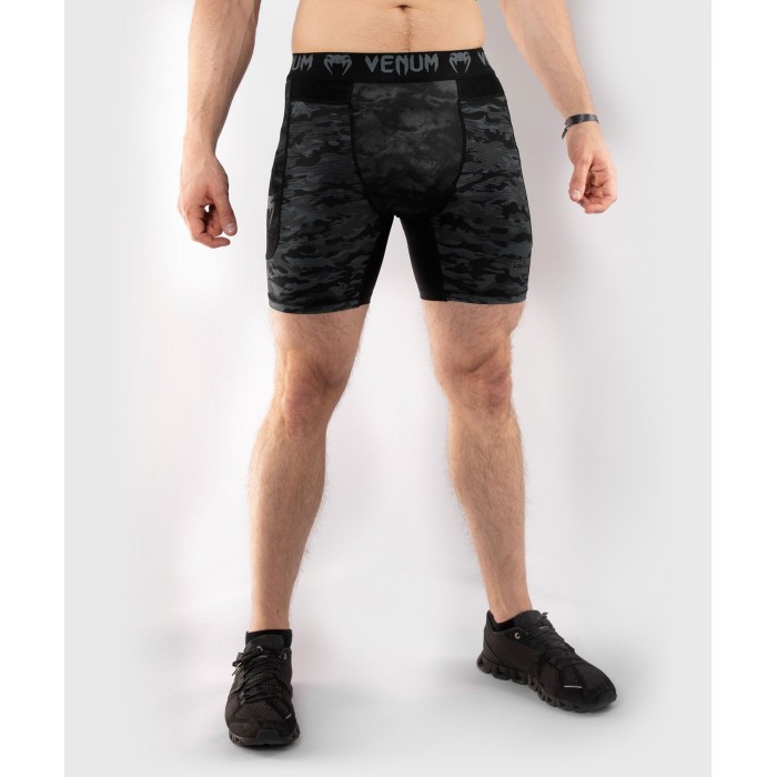 Тренировъчен клин с къси крачоли - Venum Defender Compression Short - Dark camo​